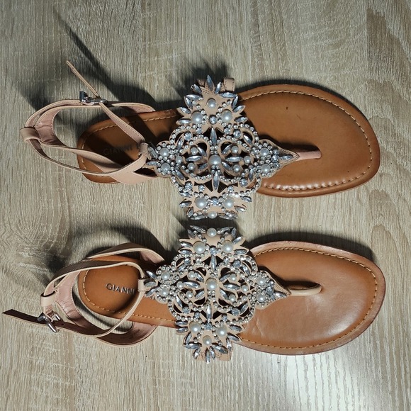 GIANNI BINI | PEARL AND RHINESTONE SANDAL SIZE 8 NWOT - Picture 1 of 4